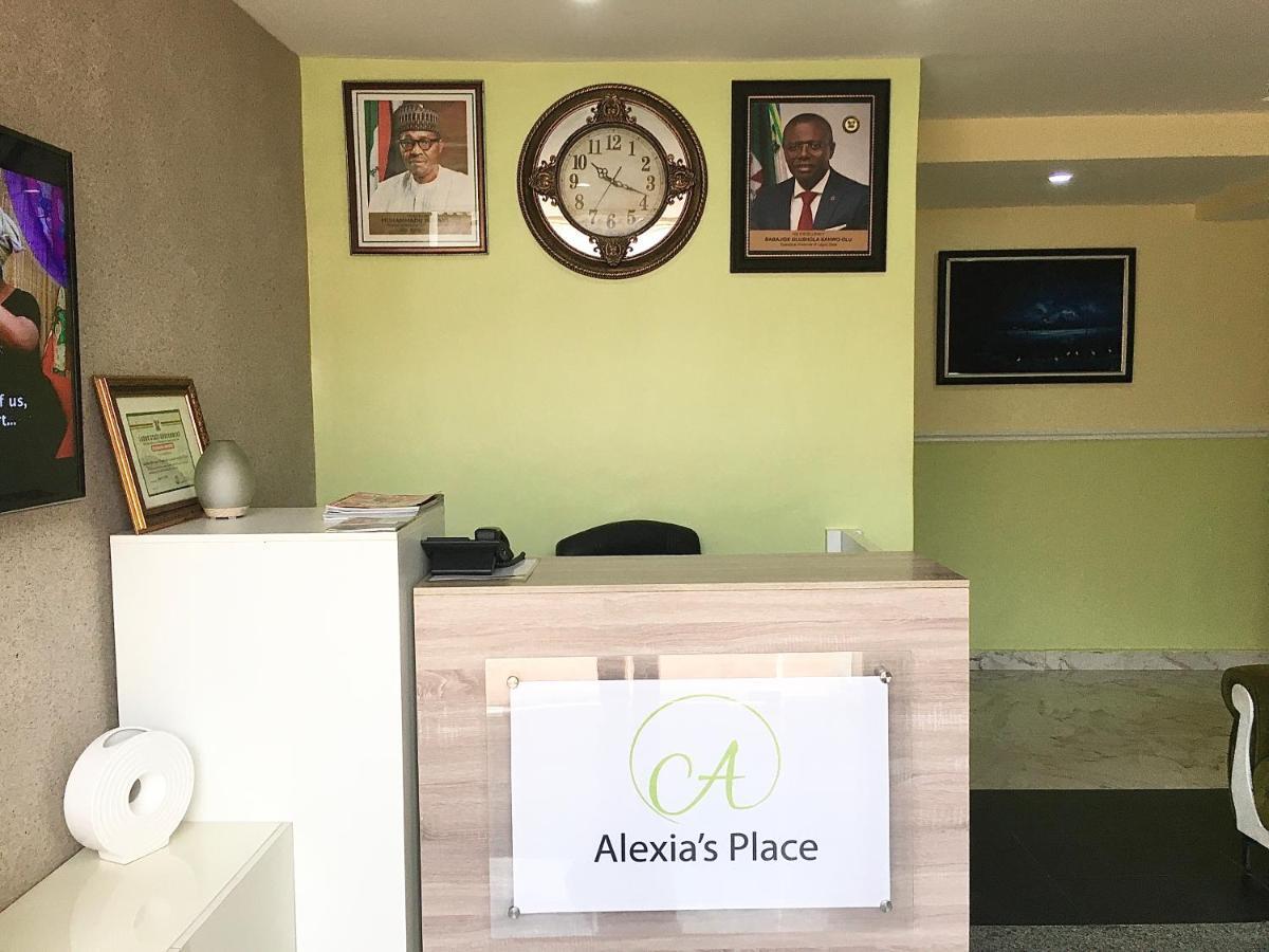 Alexia'S Place Hotel Lagos Esterno foto
